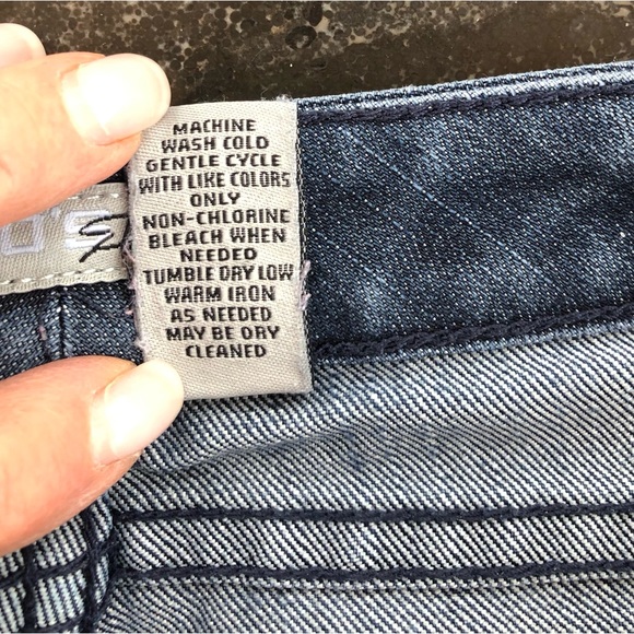 Dark wash ankle jeans with cute zippered back pockets by Chico’s Platinum - Picture 10 of 11